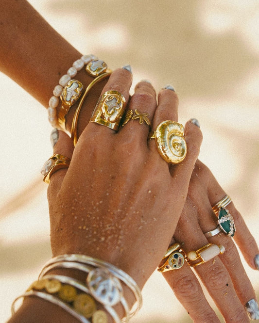 La Joyería Chunky: La Tendencia Explosiva que Domina este Verano